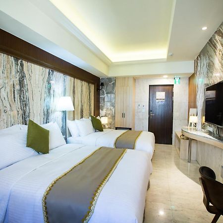 Hotel Maple Taiwan Boulevard Тайчжун Экстерьер фото