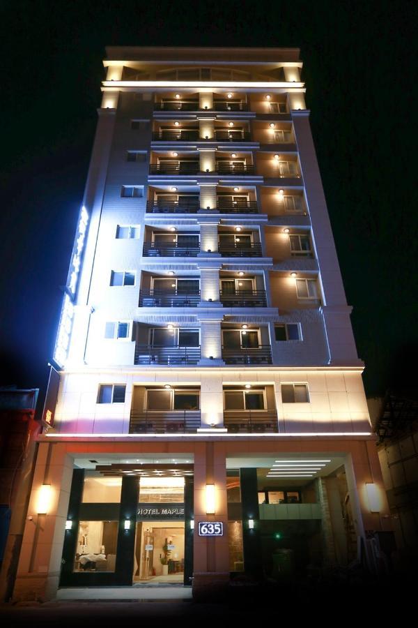 Hotel Maple Taiwan Boulevard Тайчжун Экстерьер фото