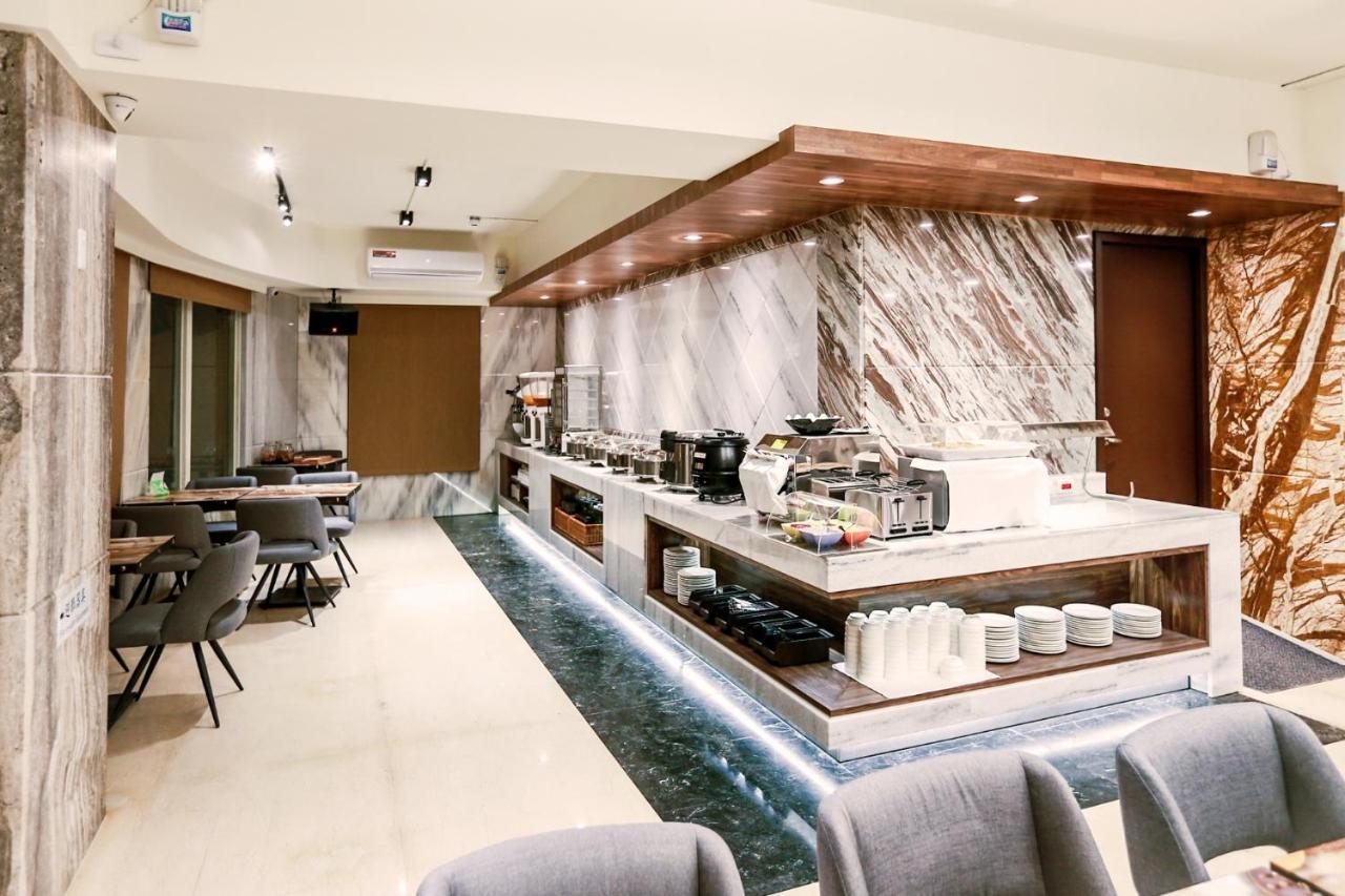 Hotel Maple Taiwan Boulevard Тайчжун Экстерьер фото